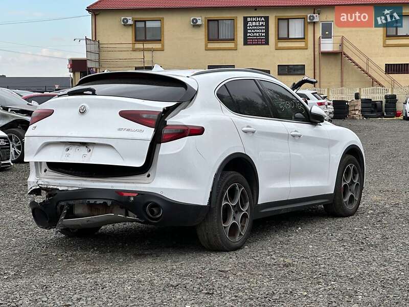Позашляховик / Кросовер Alfa Romeo Stelvio 2017 в Луцьку