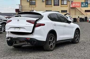 Внедорожник / Кроссовер Alfa Romeo Stelvio 2017 в 