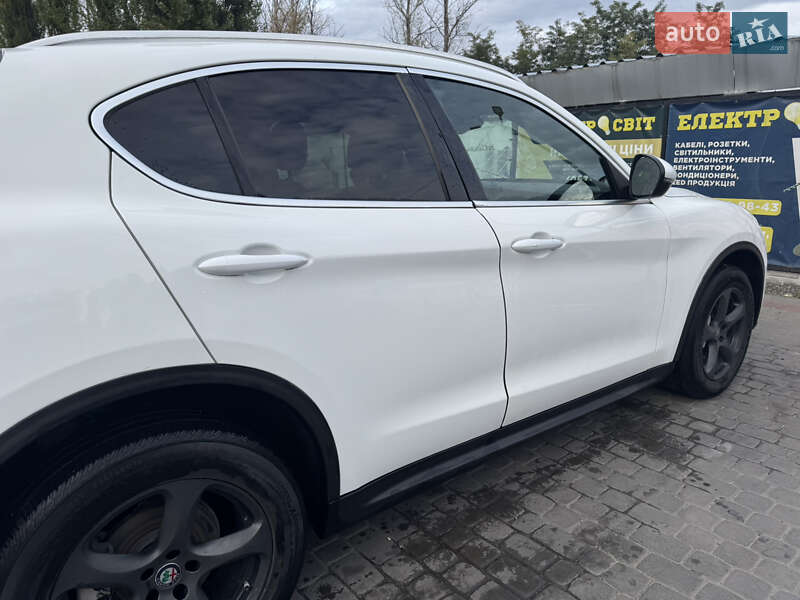 Внедорожник / Кроссовер Alfa Romeo Stelvio 2017 в Кременчуге