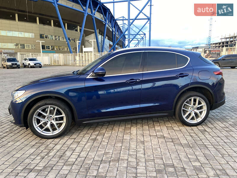 Внедорожник / Кроссовер Alfa Romeo Stelvio 2017 в Харькове фото 4 Внедорожник / Кроссовер Alfa Romeo Stelvio 2017 в Харькове