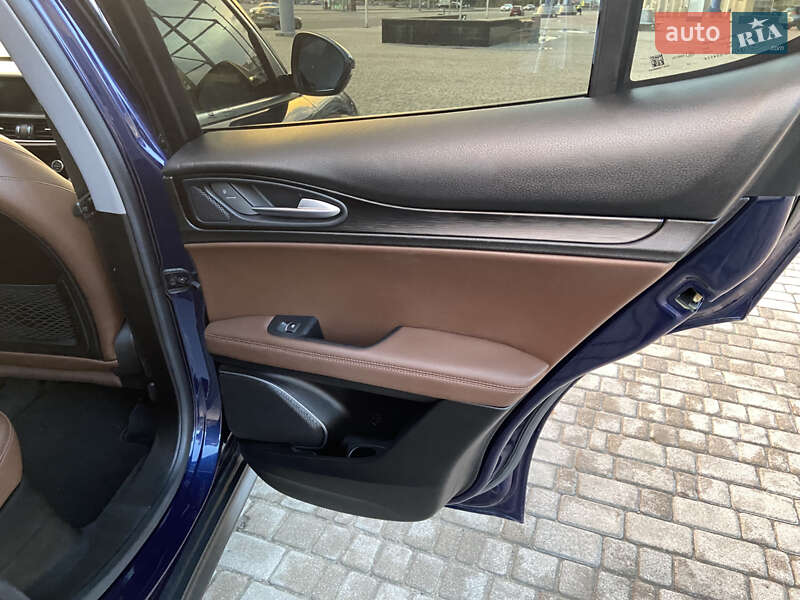 Внедорожник / Кроссовер Alfa Romeo Stelvio 2017 в Харькове фото 32 Внедорожник / Кроссовер Alfa Romeo Stelvio 2017 в Харькове