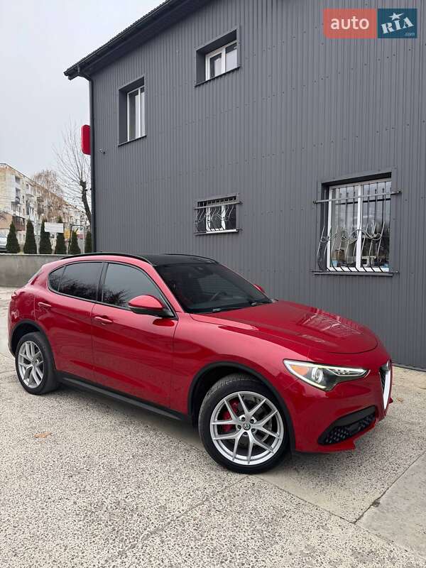 Внедорожник / Кроссовер Alfa Romeo Stelvio 2017 в Дрогобыче фото 3 Внедорожник / Кроссовер Alfa Romeo Stelvio 2017 в Дрогобыче