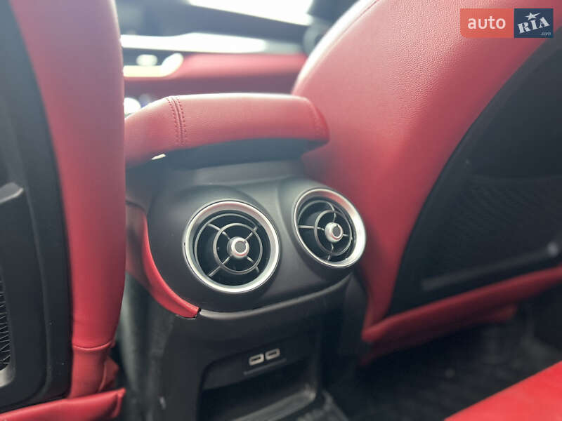 Позашляховик / Кросовер Alfa Romeo Stelvio 2018 в Харкові фото 32 Позашляховик / Кросовер Alfa Romeo Stelvio 2018 в Харкові