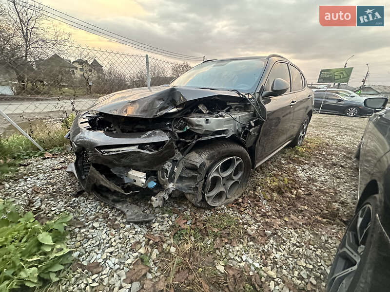 Внедорожник / Кроссовер Alfa Romeo Stelvio 2017 в Ивано-Франковске фото 6 Внедорожник / Кроссовер Alfa Romeo Stelvio 2017 в Ивано-Франковске