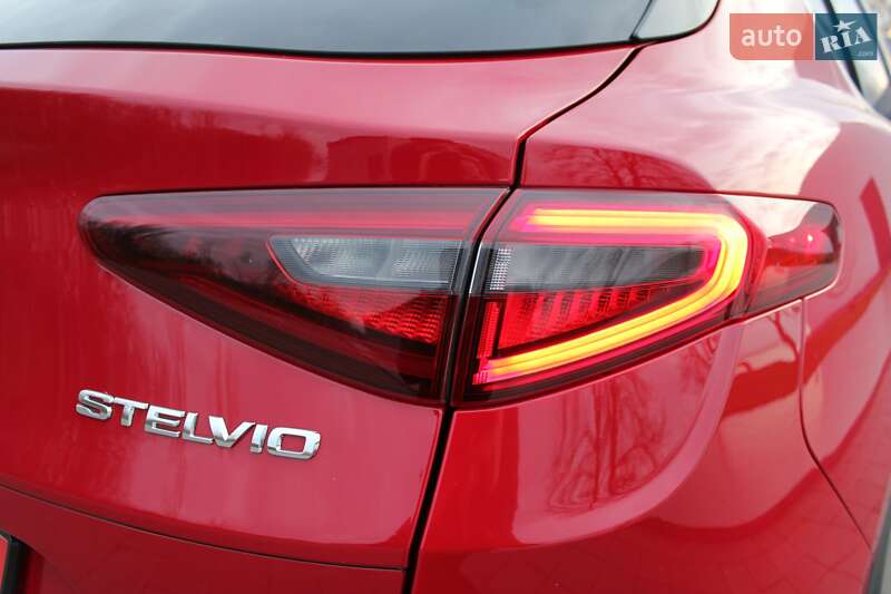 Позашляховик / Кросовер Alfa Romeo Stelvio 2018 в Світловодську