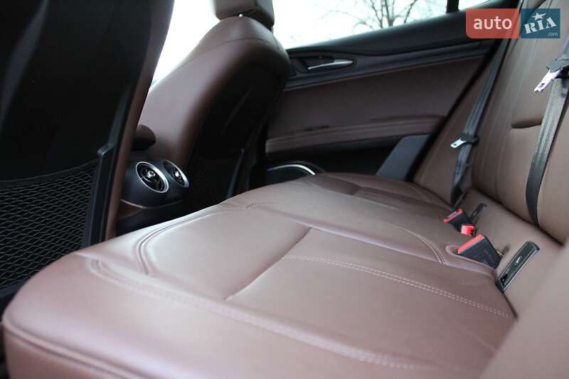 Позашляховик / Кросовер Alfa Romeo Stelvio 2018 в Світловодську