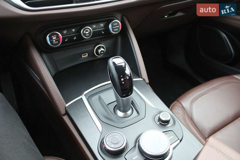 Позашляховик / Кросовер Alfa Romeo Stelvio 2018 в Світловодську