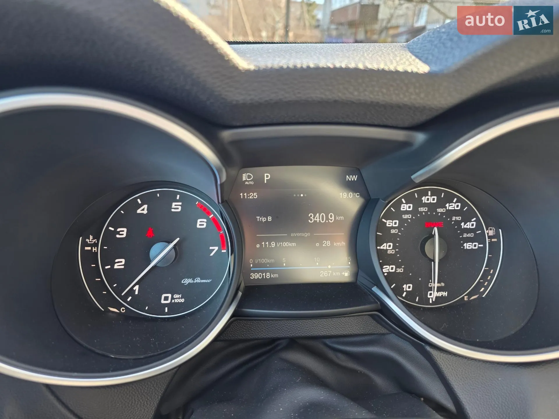 2019 Alfa Romeo Stelvio - мініатюра 24