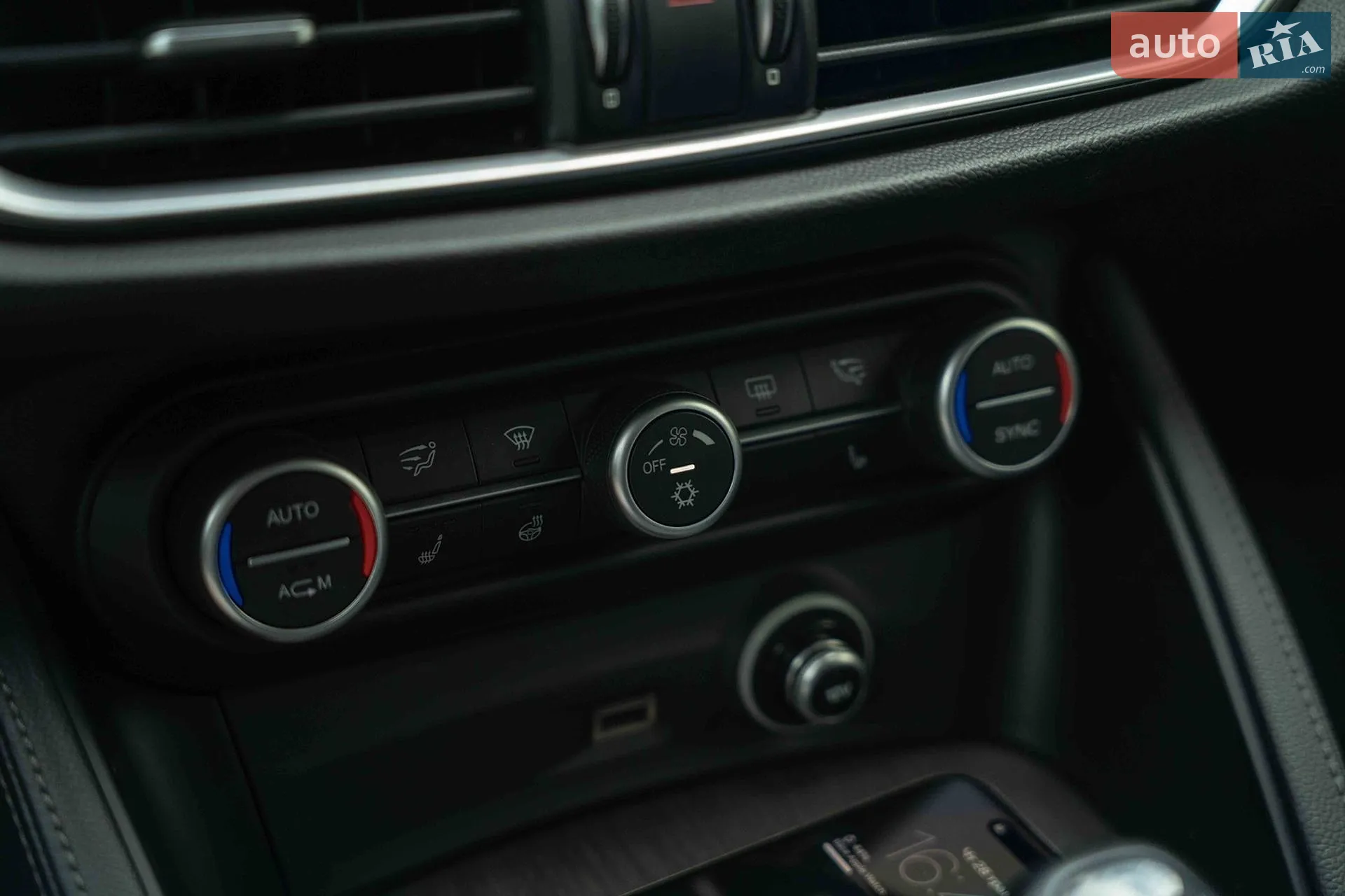 2017 Alfa Romeo Stelvio - мініатюра 24