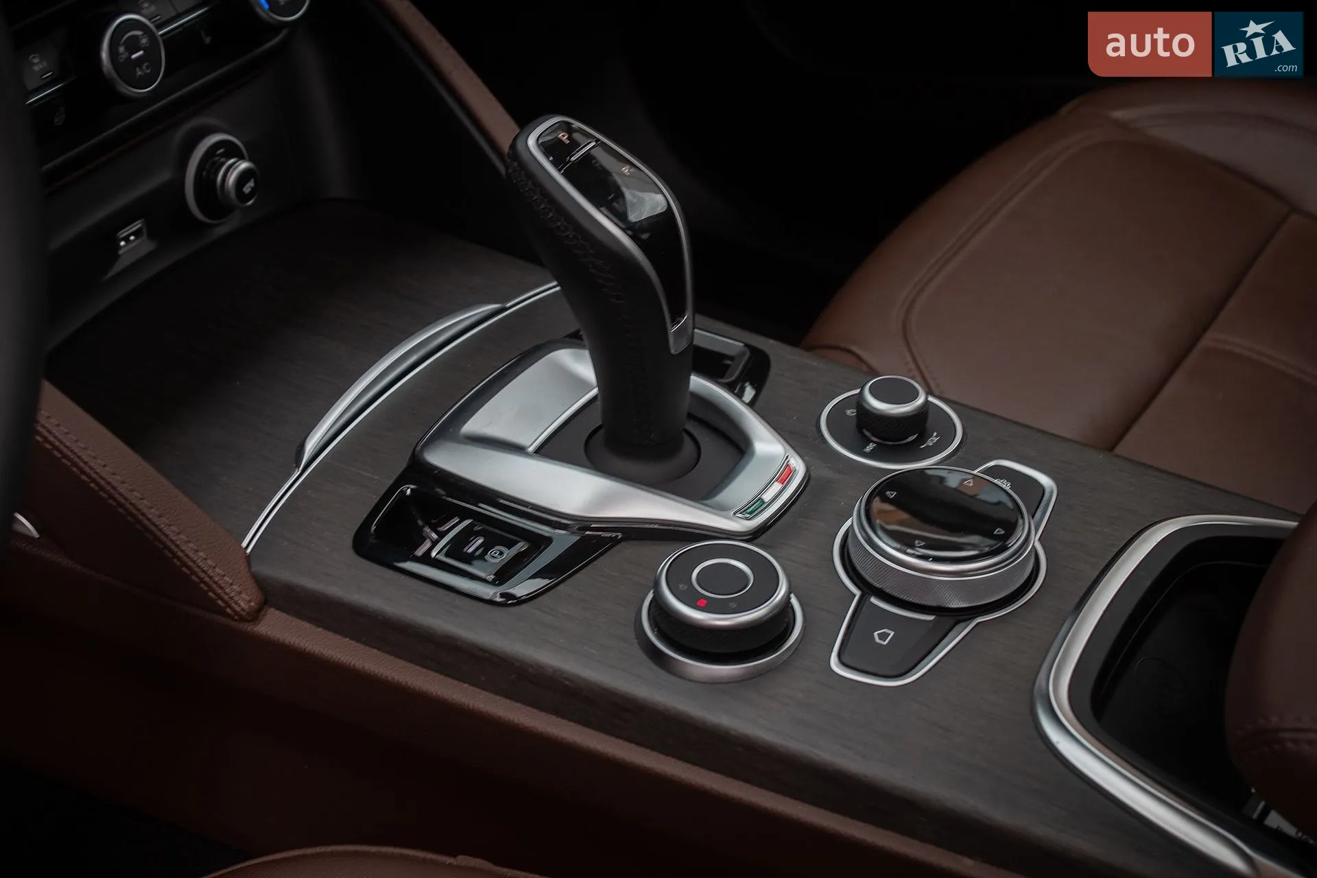 2021 Alfa Romeo Stelvio - мініатюра 23