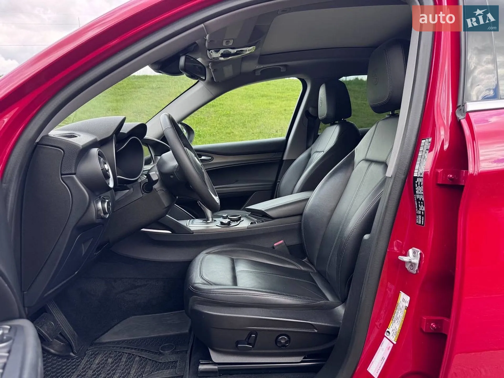 2018 Alfa Romeo Stelvio - мініатюра 23