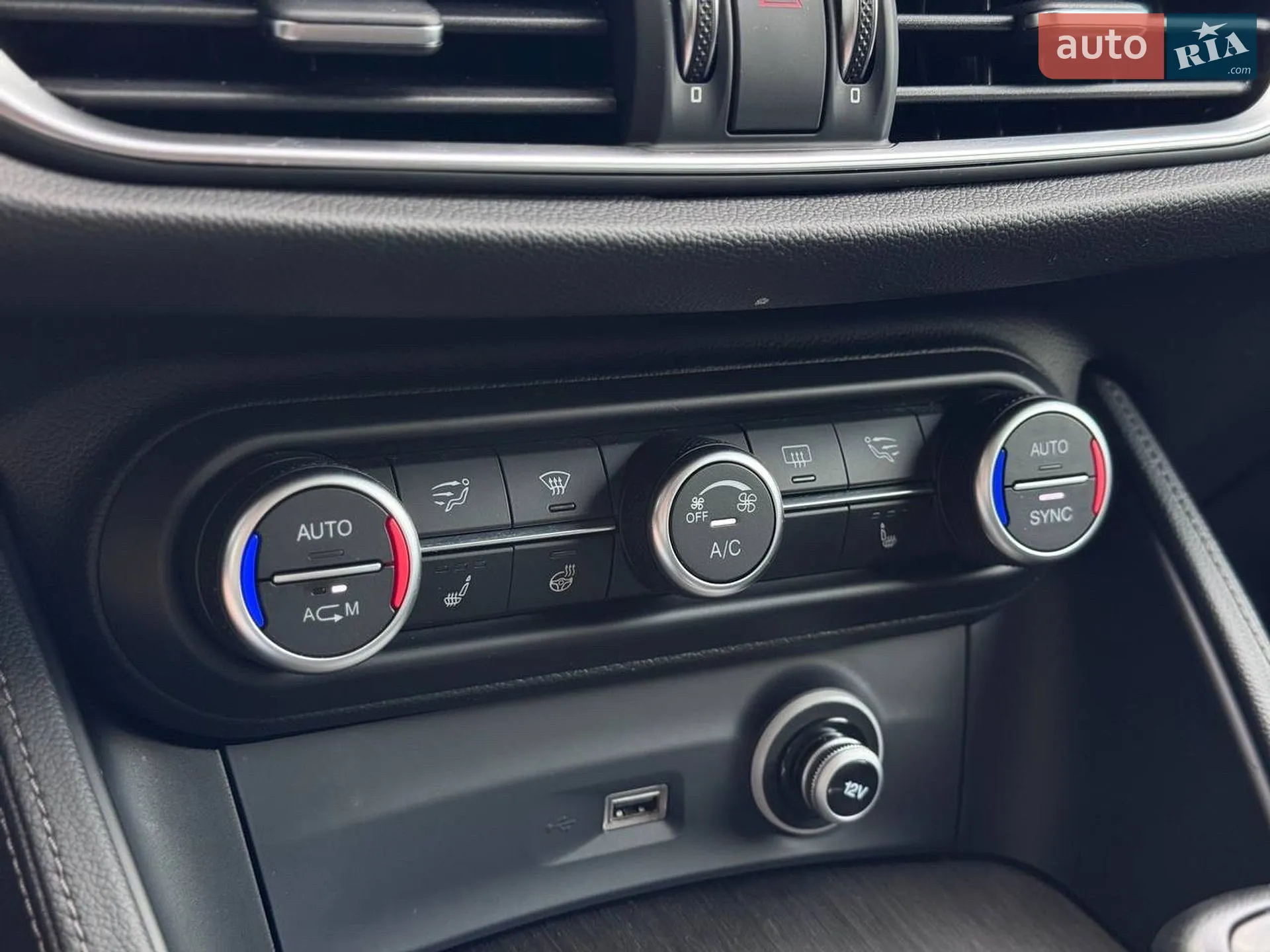 2018 Alfa Romeo Stelvio - мініатюра 41