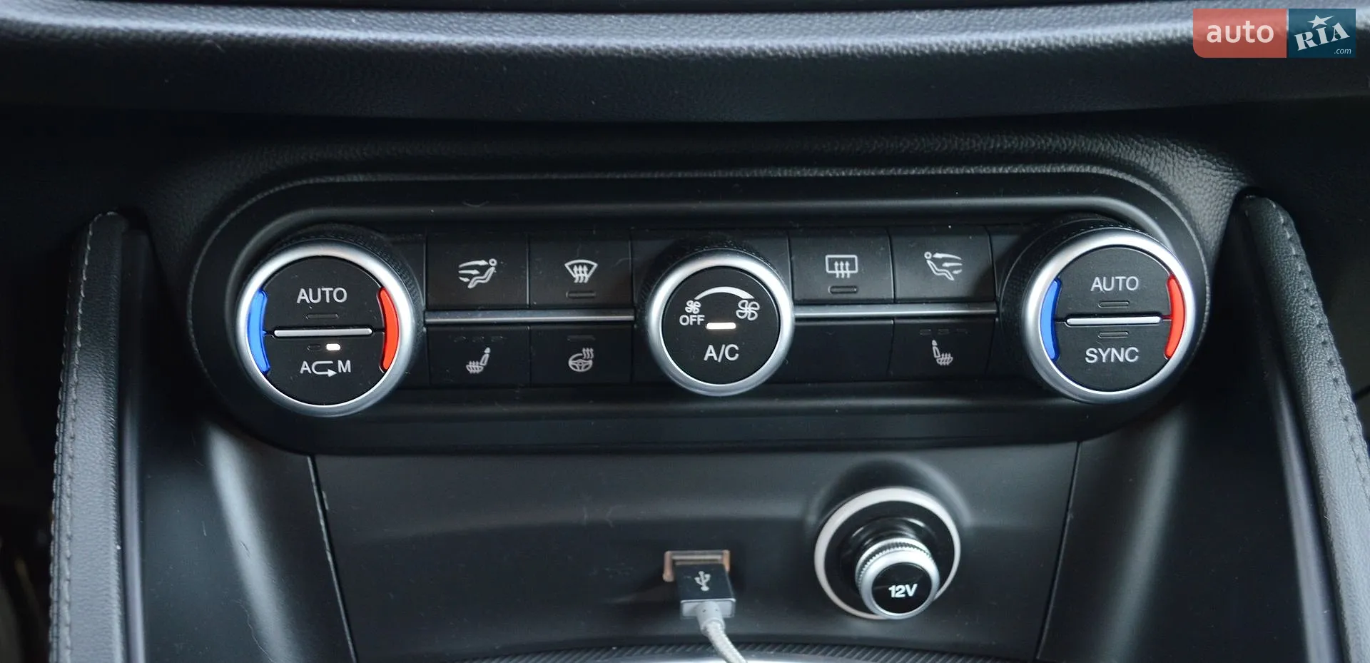 2017 Alfa Romeo Stelvio - мініатюра 34