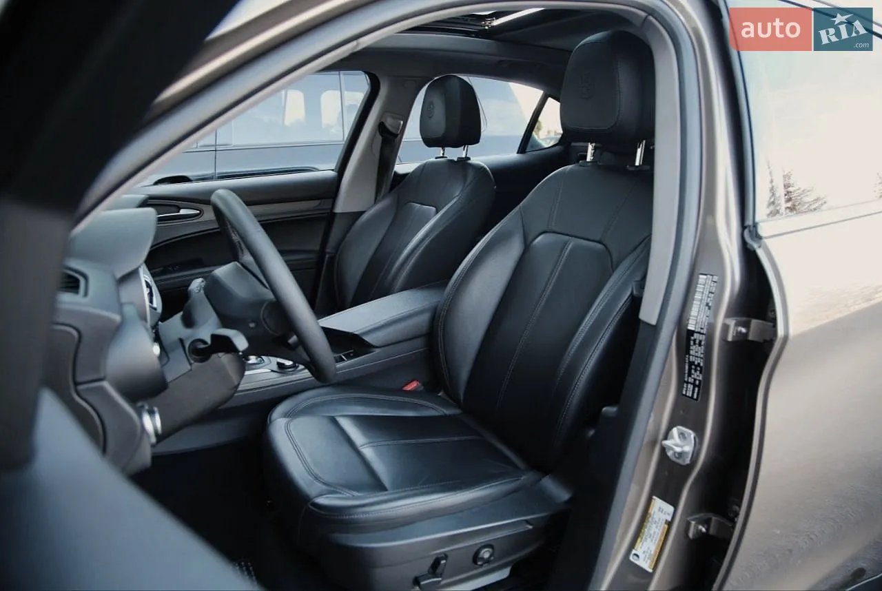 2019 Alfa Romeo Stelvio - мініатюра 9