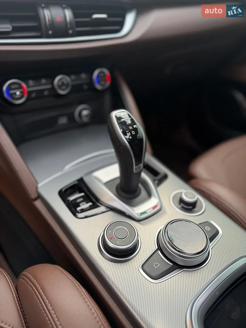 2021 Alfa Romeo Stelvio - мініатюра 28
