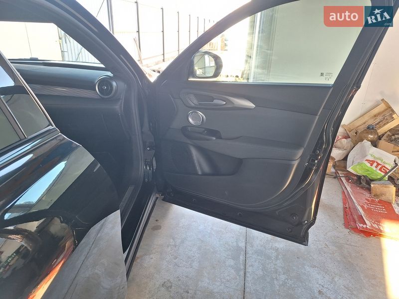 Внедорожник / Кроссовер Alfa Romeo Tonale 2023 в Полтаве