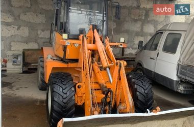 Фронтальні навантажувачі Амкодор 320 2017 в Одесі