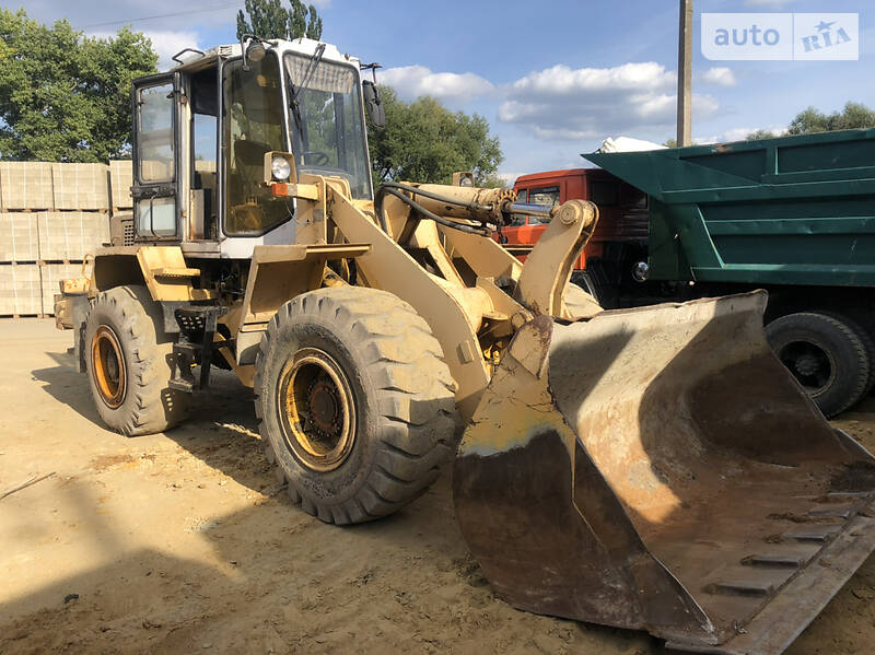 Фронтальный погрузчик Амкодор 352 2006 в 