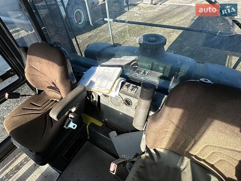 Дорожный каток Ammann AP 240 2012 в Киеве