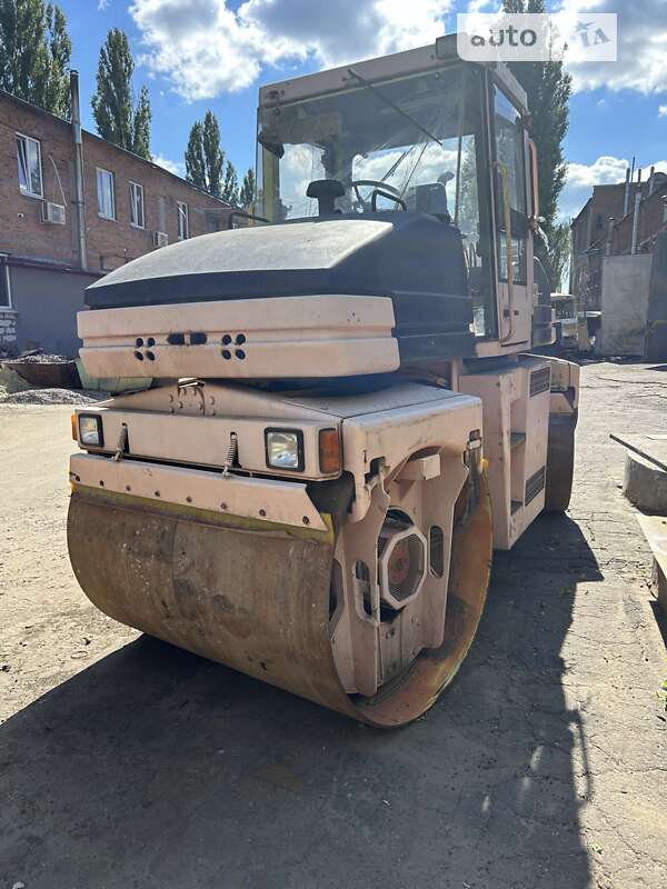 Дорожный каток Ammann AV 1999 в Киеве