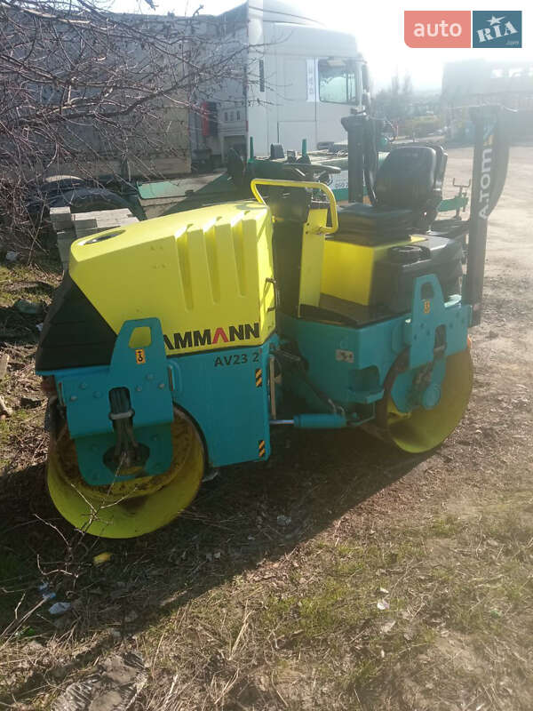 Дорожный каток Ammann AV 2010 в Николаеве