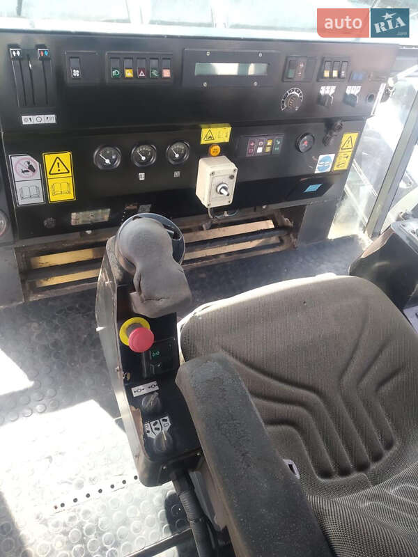 Асфальтоукладчик Ammann AV 2010 в Олыке