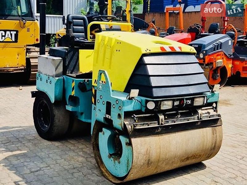Дорожный каток Ammann AV 2010 в Львове