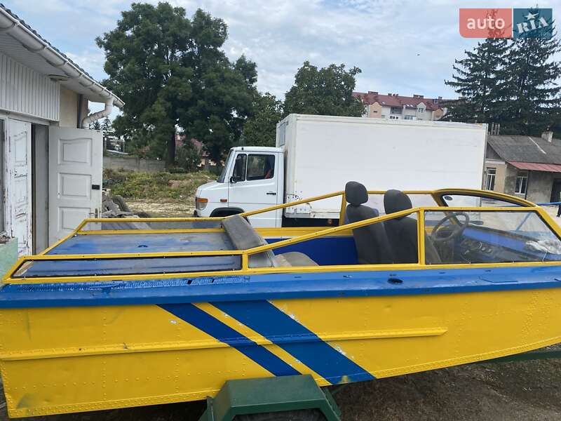 Катер Амур 3 1981 в Городенке