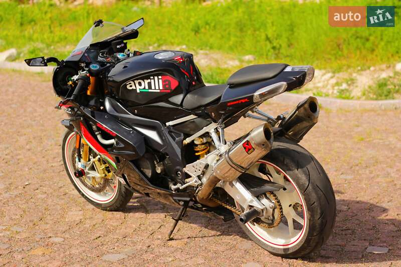 Спортбайк Aprilia RSV 1000 R 2006 в Новій Одесі