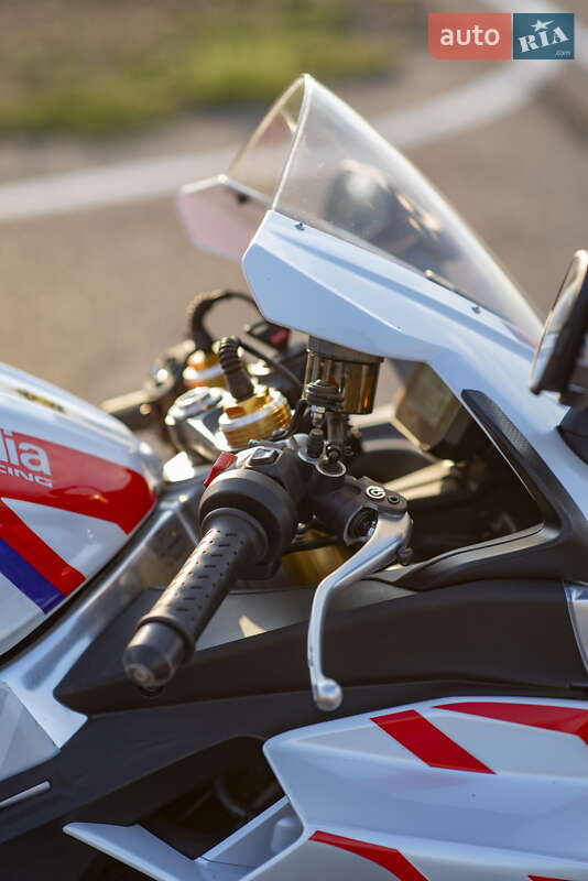 Спортбайк Aprilia RSV4 2023 в Днепре фото 11 Спортбайк Aprilia RSV4 2023 в Днепре