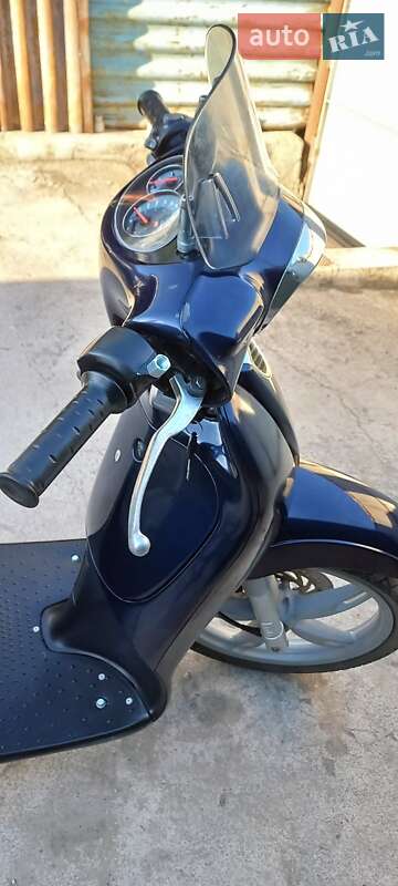 Мопеди Aprilia Scarabeo 2007 в Вільнянську