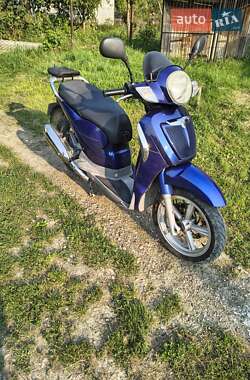 Максі-скутер Aprilia Scarabeo 2007 в Чернівцях