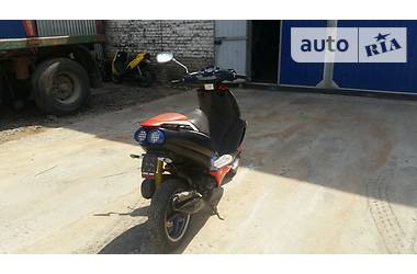 Скутер Aprilia SR 2004 в Сарнах