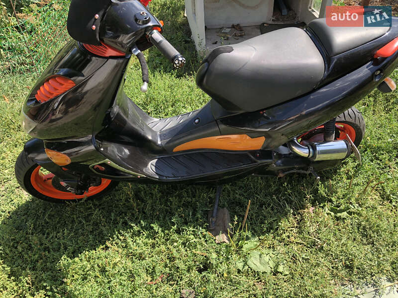Скутер Aprilia SR 1999 в Знам'янці