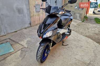 Скутер Aprilia SR 2003 в Черновцах