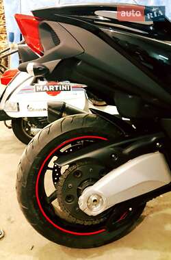 Макси-скутер Aprilia SRV 2012 в 