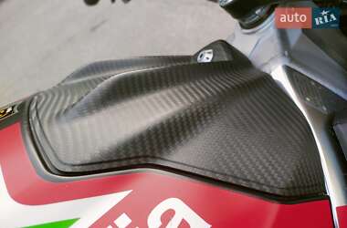 Мотоцикл Без обтекателей (Naked bike) Aprilia Tuono V4 1100 2020 в 