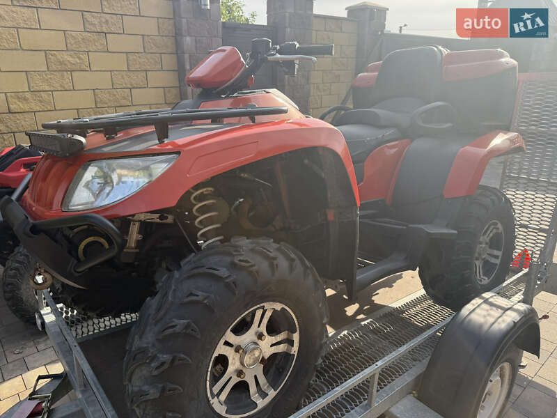 Arctic cat TRV 700 2012