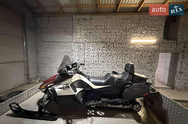 Гірські снігоходи Arctic cat TZ1 2011 в 