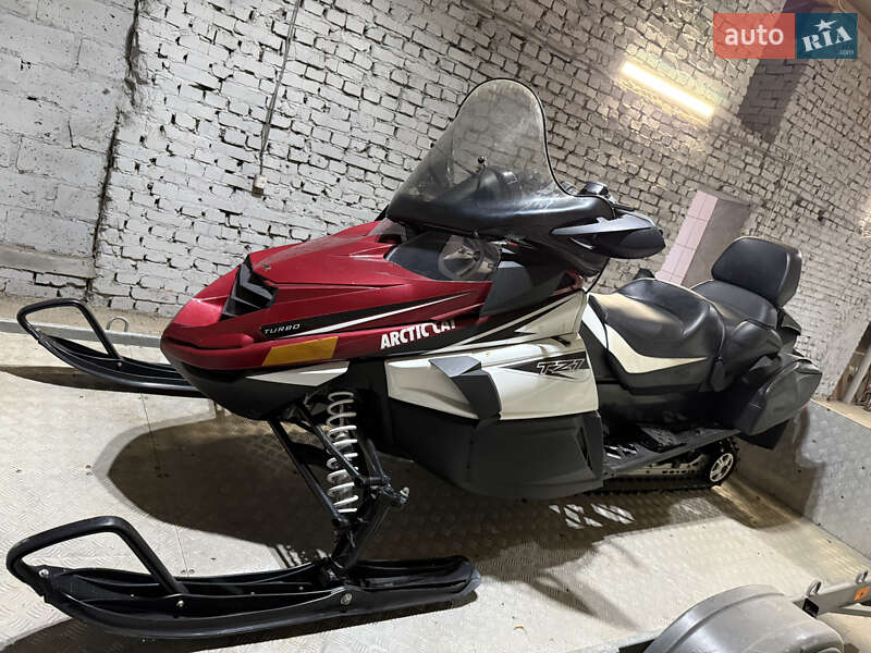 Горные снегоходы Arctic cat TZ1 2011 в Луцке