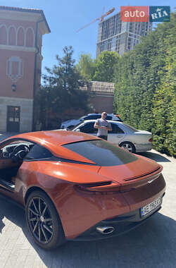 Купе Aston Martin DB11 2017 в Дніпрі