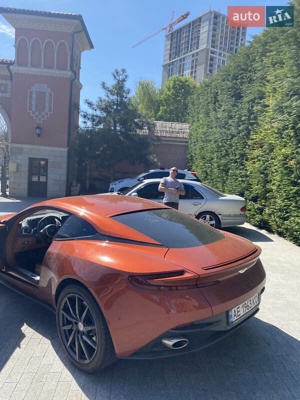 Купе Aston Martin DB11 2017 в Дніпрі