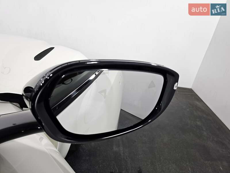 Купе Aston Martin DB11 2018 в Киеве