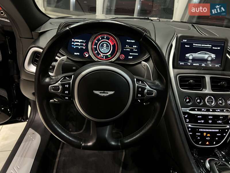 Купе Aston Martin DB11 2018 в Киеве