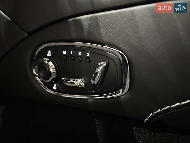 Купе Aston Martin DB11 2018 в Киеве