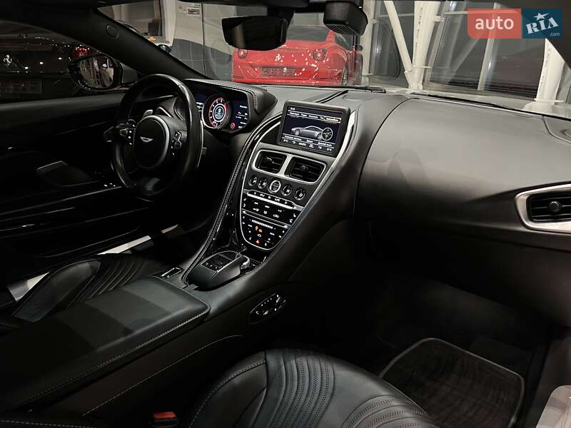 Купе Aston Martin DB11 2018 в Києві