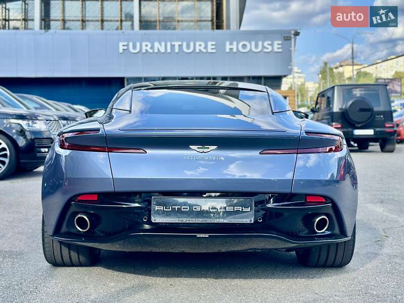 Купе Aston Martin DB11 2017 в Киеве