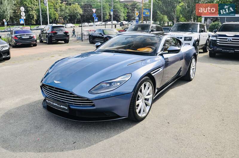Купе Aston Martin DB11 2017 в Киеве