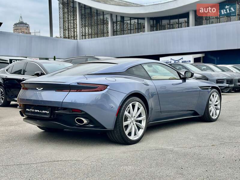 Купе Aston Martin DB11 2017 в Києві