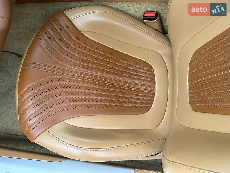 Купе Aston Martin DB11 2017 в Києві